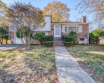7 Scott Cir, Dedham