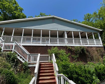 1399 King David Dr, Linden