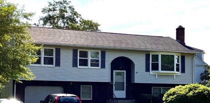 11 Pittroff Ave, South Hadley
