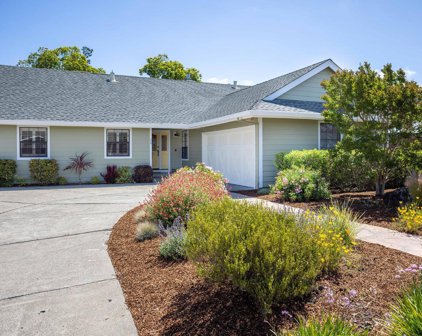 66 San Benito Way, Novato