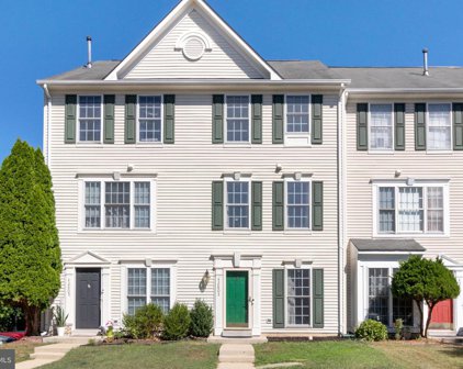 42803 Pilgrim Sq, Chantilly