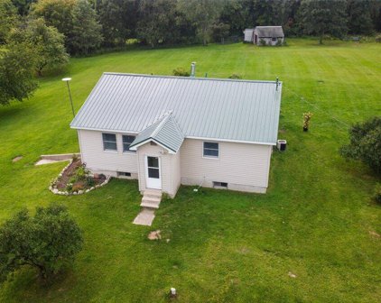 7443 N Derby Road, Six Lakes