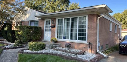 35906 REWA, Clinton Twp