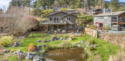 8189 Nehalem Rd, Manzanita