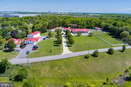 681 Nadenbousch Ln Unit #J, Martinsburg