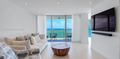 2655 Collins Ave Unit #PH2512, Miami Beach