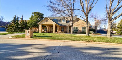 6225 Cypress Grove, Oklahoma City