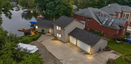 3030 DIXIE, Waterford Twp