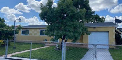 1182 W 32nd St, Hialeah