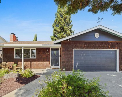 505 Viewmont St, Benicia