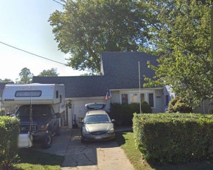 1430 Potter Boulevard, Bay Shore