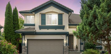 111 Linden Court, Port Moody