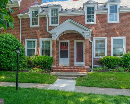 4652 36th St S Unit #B, Arlington