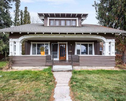 818 Court Street, Prosser