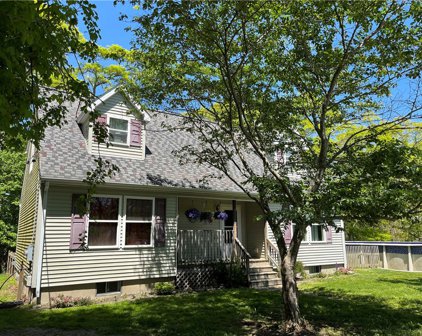 202 Long Highway F, Little Compton