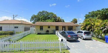 2745 Nw 7th Ct, Fort Lauderdale