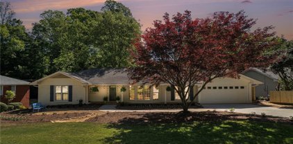 4555 Runnemede Nw Road, Atlanta