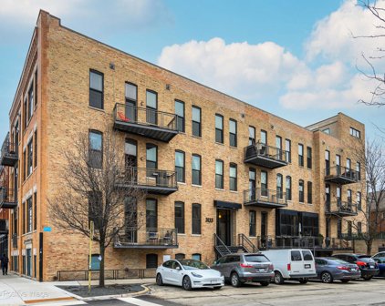 3133 N Lakewood Avenue Unit #2H, Chicago