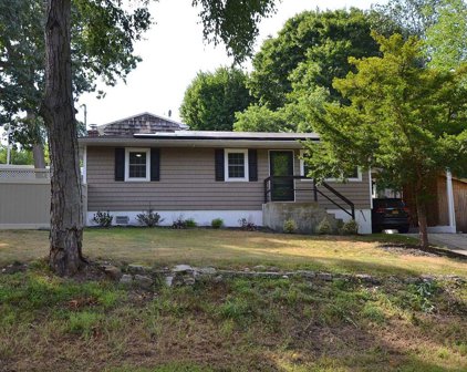 80 Locust Boulevard, Ronkonkoma