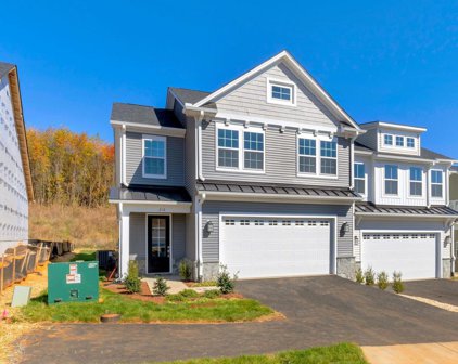 212 Ridgeline Dr, Waynesboro