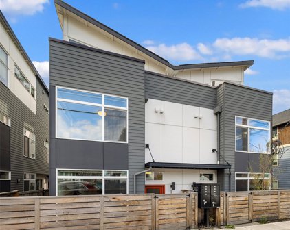 6913 Carleton Avenue S Unit #B, Seattle