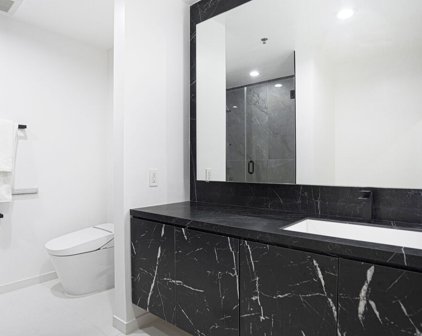 1111 S Grand Ave Unit 411, Los Angeles