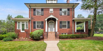 5325 Forbes Ave, Squirrel Hill