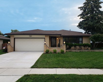 2067 W Spring Ridge Drive, Arlington Heights