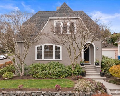 1925 33rd Avenue S, Seattle