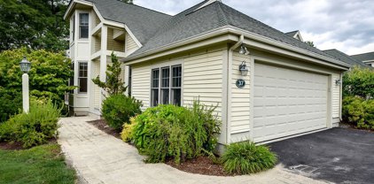 37 Carriage Hill Circle Unit 37, Southborough
