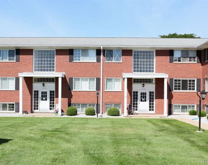 8190 CRESTVIEW Unit O7, Sterling Heights