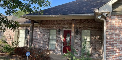 111 Creekside Drive, Canton