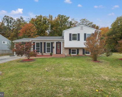 5812 Lundy Dr, Lanham