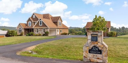724 Slonaker Ln, Martinsburg