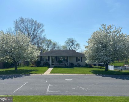 3932 Sharoden Dr, York
