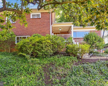 8421 Freyman Dr, Chevy Chase