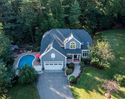 2 Pickard Lane, North Reading