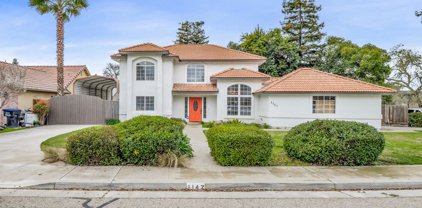 1147 N Crenshaw Street, Visalia