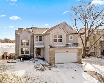 2720 Flagstone Circle, Naperville