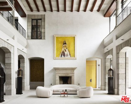 133 S Mapleton Dr, Los Angeles