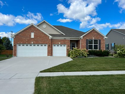 631 Northgate Lane, Shorewood