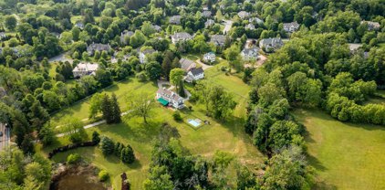 1135 Sugartown Rd, Berwyn