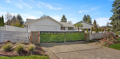 925 NW 8TH DR, Hillsboro
