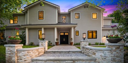 19200  Rosita St, Tarzana