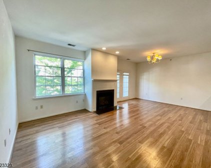68 Mountainview Ct, Riverdale Boro