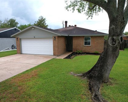 4011 Easy Street, Dickinson