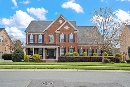 1001 Crooked River  Drive, Waxhaw