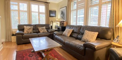 118 W 22nd Street Unit 201, North Vancouver