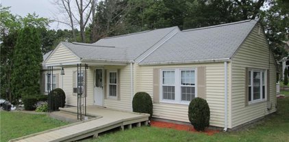 40 SUNSET Avenue, Woonsocket