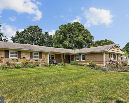 1300 Palmyra Ln, Bowie